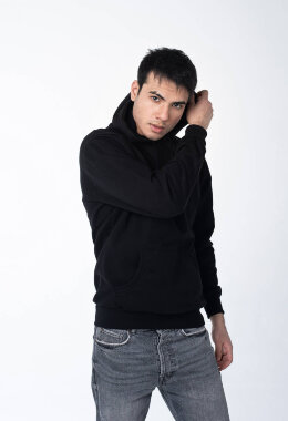 Чёрное мужское худи